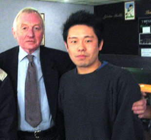 2007年、サニーサイドクラブハウスにてアラン・ゴードン氏と
